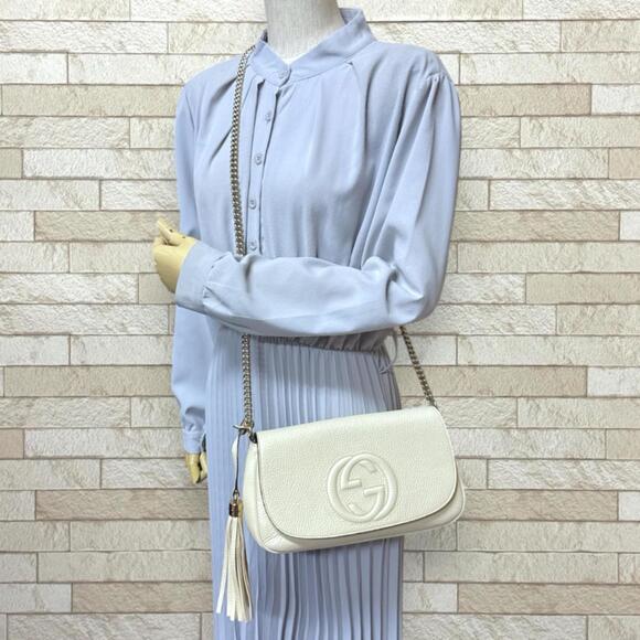 GUCCI Authentic White Leather Shoulder Bag - Picture 2 of 13